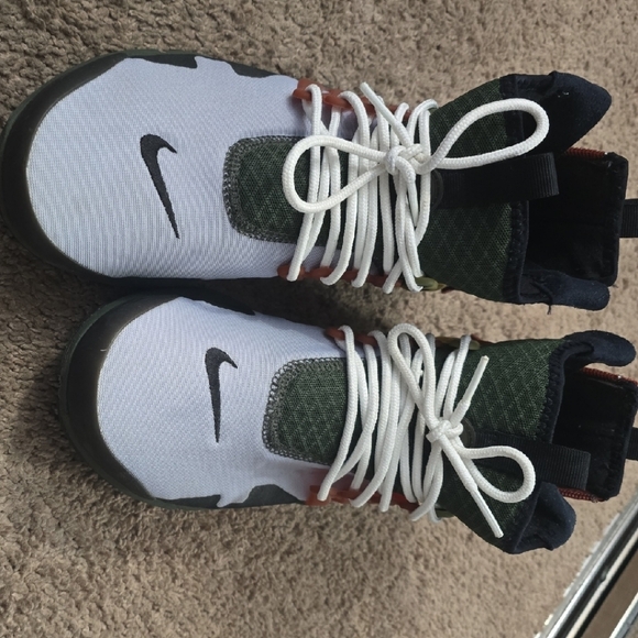 Nike Kids' White and Green Sneakers - Picture 3 of 5